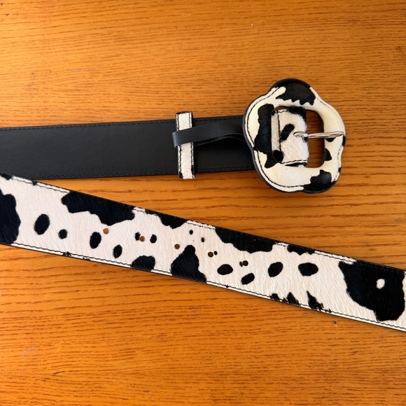 Lisa Says Gah cow print belt